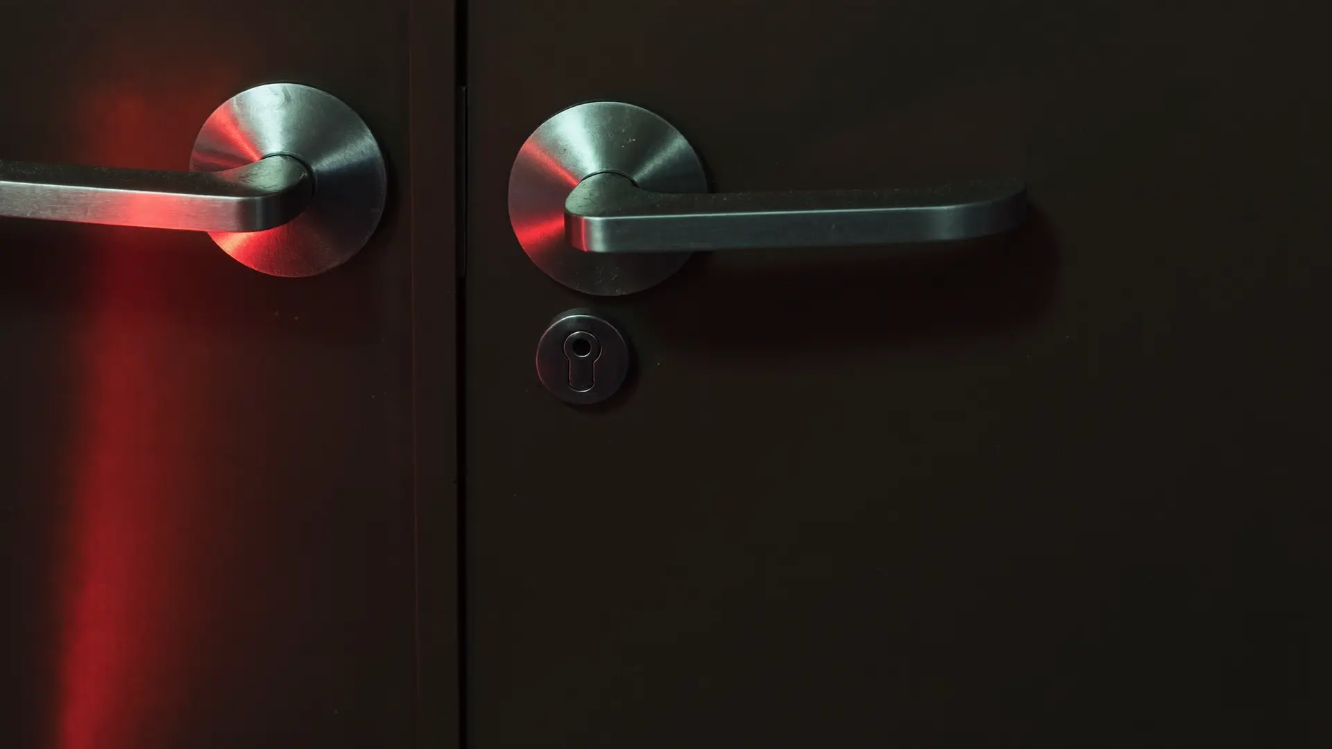 Urban City Locksmith mobile unit answering a night-time lockout at an apartment block